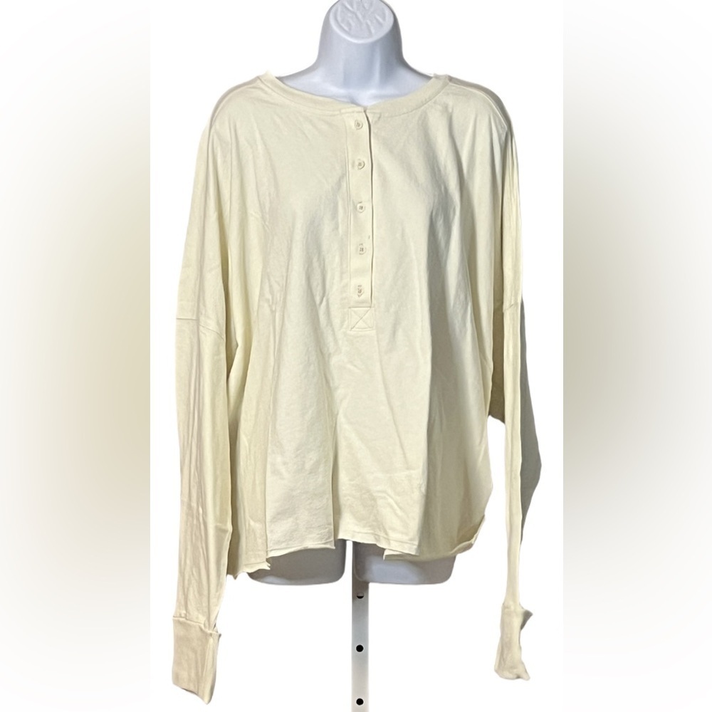 Universal Threads Women's Cream Partial Button-Up Long Sleeve Top
